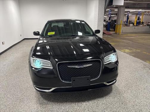 2015 Chrysler 300 Limited