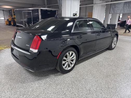 2015 Chrysler 300 Limited