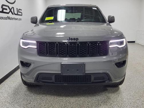 2022 Jeep Grand Cherokee Laredo