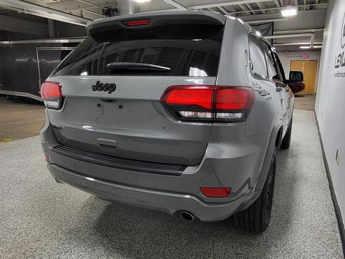 2022 Jeep Grand Cherokee Laredo