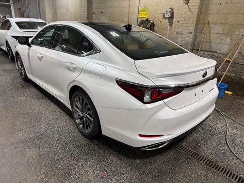 Eminent White Pearl 2024 Lexus ES 350 Ultra Luxury