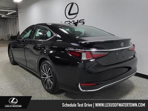 2023 Lexus ES 300h Base