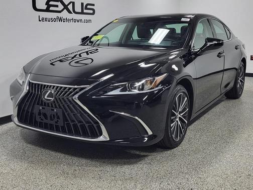 2023 Lexus ES 300h Base