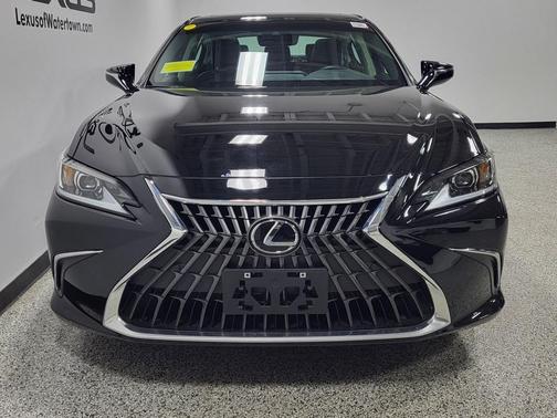 2023 Lexus ES 300h Base