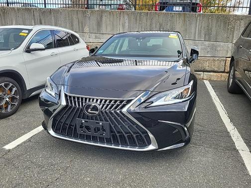 2023 Lexus ES 300h Base
