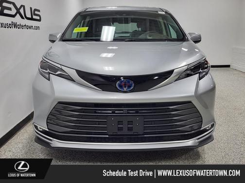 2024 Toyota Sienna Platinum 7 Passenger