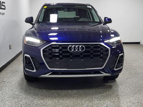Navarra Blue Metallic 2025 Audi Q5 45 S line Premium Plus