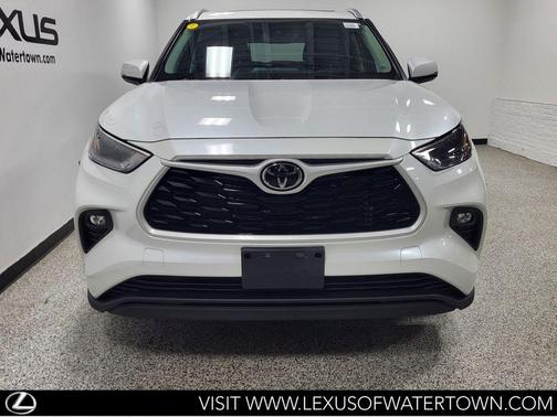 Wind Chill Pearl 2022 Toyota Highlander XLE