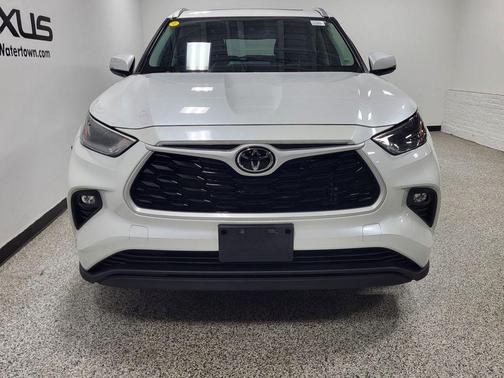 Wind Chill Pearl 2022 Toyota Highlander XLE