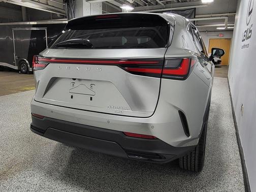 2025 Lexus NX 450h+ Luxury