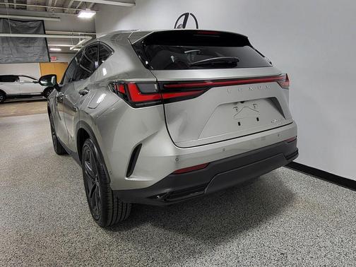 2025 Lexus NX 450h+ Luxury