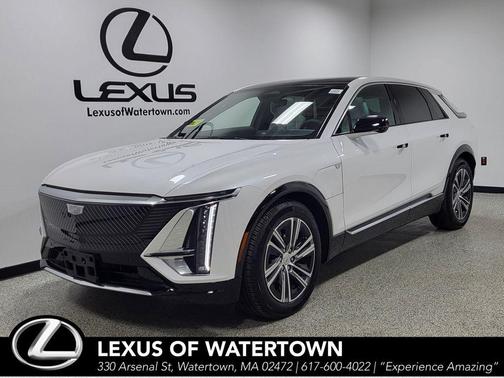 Crystal White Tricoat 2025 Cadillac LYRIQ Luxury