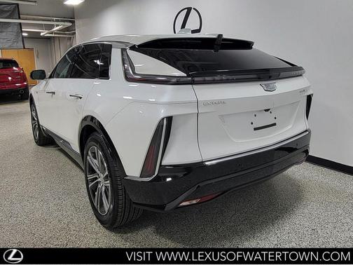 Crystal White Tricoat 2025 Cadillac LYRIQ Luxury