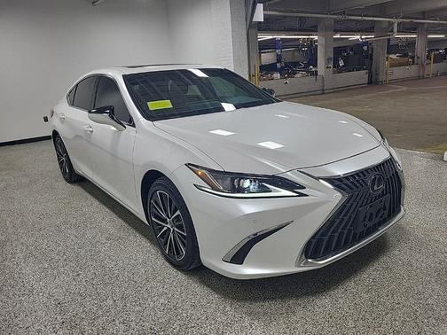 2025 Lexus ES 300h Base