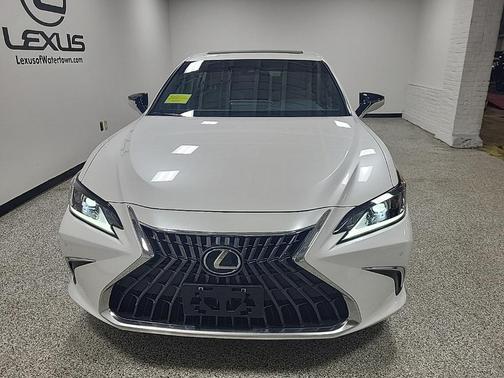 2025 Lexus ES 300h Base