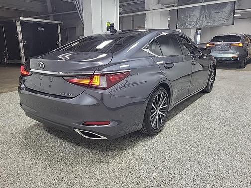 2023 Lexus ES 350 Base