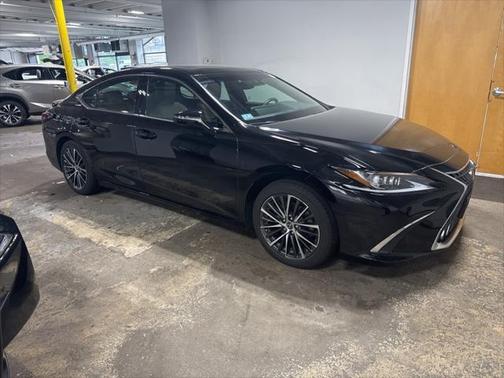 2023 Lexus ES 350 Base