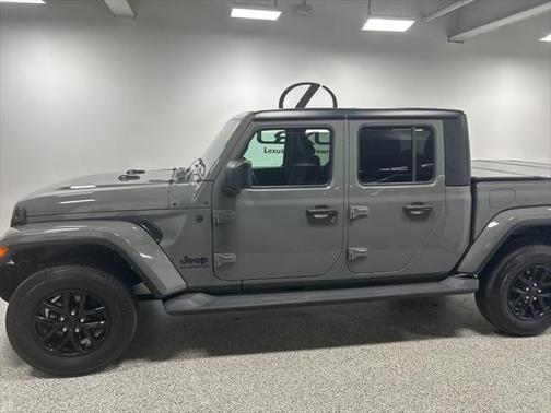 2022 Jeep Gladiator Altitude 4x4
