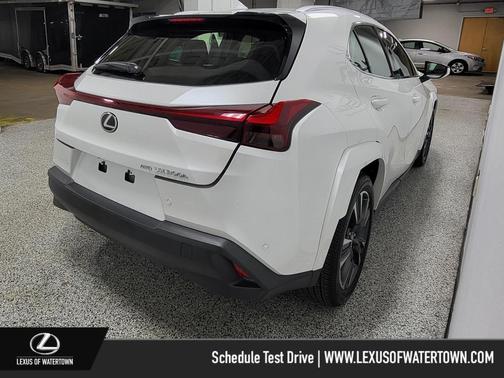 2025 Lexus UX 300h Premium