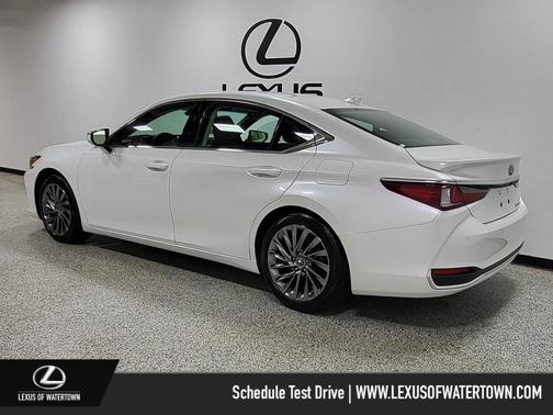 2024 Lexus ES 300h Ultra Luxury