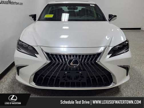 2024 Lexus ES 300h Ultra Luxury