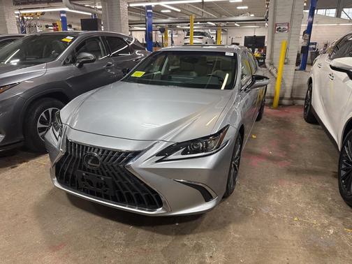 2024 Lexus ES 350 Base