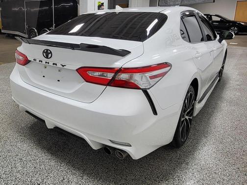 Super White 2020 Toyota Camry SE