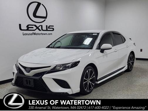 Super White 2020 Toyota Camry SE