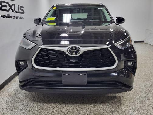 2025 Toyota Highlander XLE