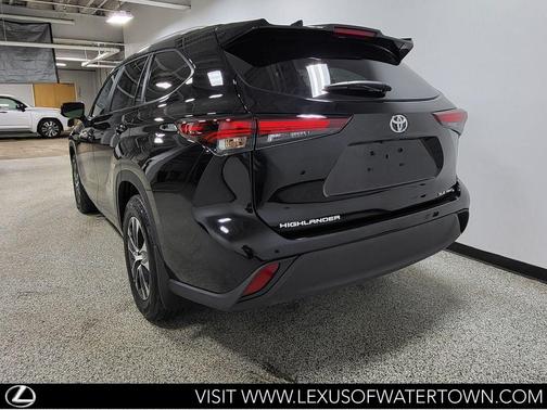 2025 Toyota Highlander XLE