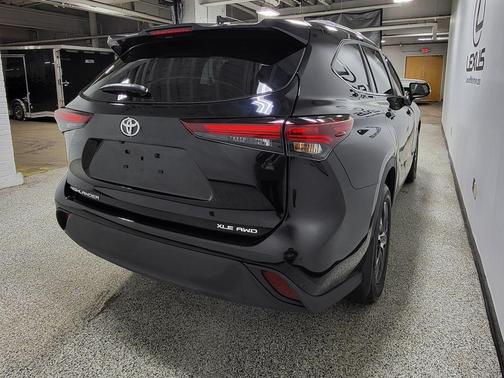 2025 Toyota Highlander XLE