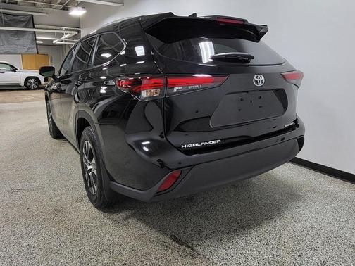 2025 Toyota Highlander XLE