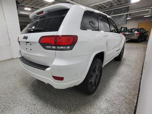 Bright White Clearcoat 2021 Jeep Grand Cherokee Limited
