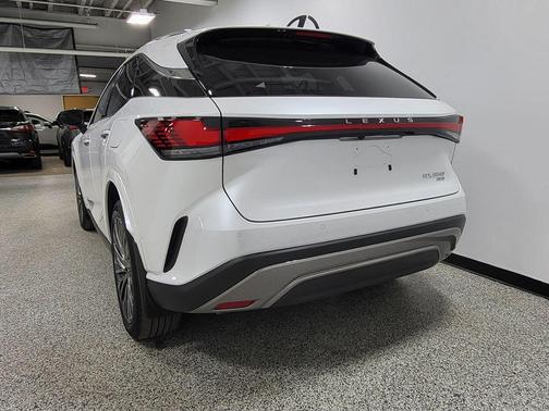 Eminent White Pearl 2023 Lexus RX 350 Luxury