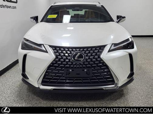 Eminent White Pearl 2025 Lexus UX 300h Premium
