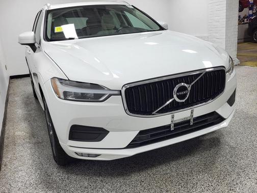 2021 Volvo XC60 T5 Momentum