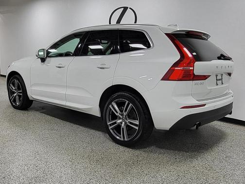 2021 Volvo XC60 T5 Momentum