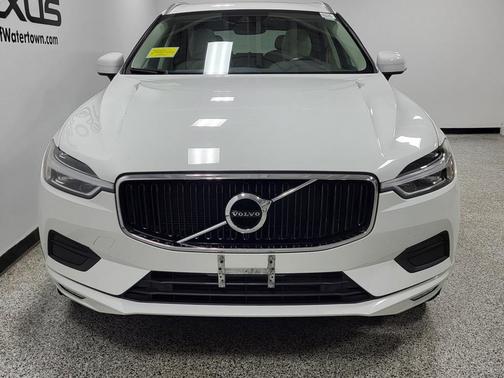 2021 Volvo XC60 T5 Momentum