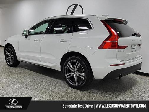 2021 Volvo XC60 T5 Momentum