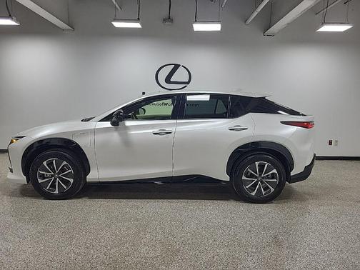 2025 Lexus RZ 450e Premium