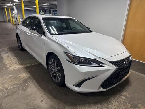 2021 Lexus ES 300h Base