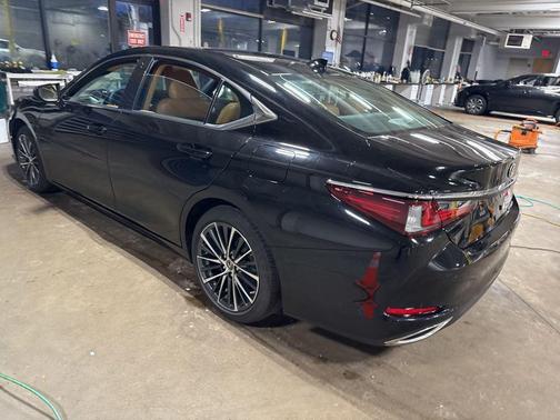 2024 Lexus ES 350 Base