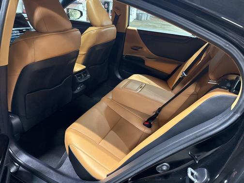 2024 Lexus ES 350 Base