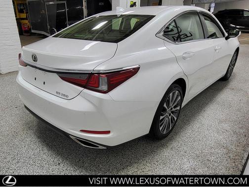 Eminent White Pearl 2019 Lexus ES 350 Base