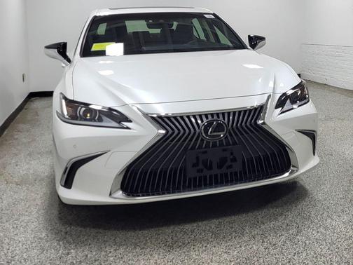 Eminent White Pearl 2019 Lexus ES 350 Base