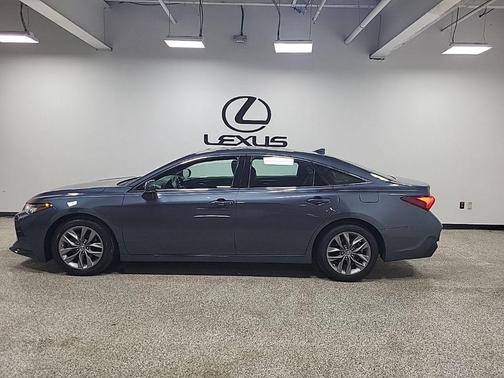 2019 Toyota Avalon XLE