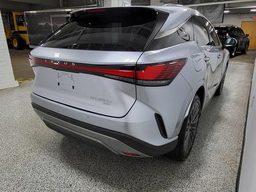 Iridium 2025 Lexus RX 450h+ Base