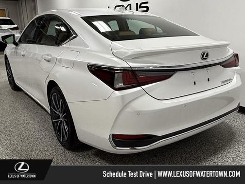 2025 Lexus ES 300h Base