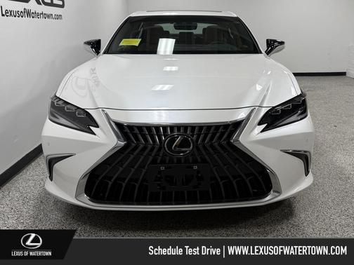2025 Lexus ES 300h Base