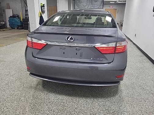 2015 Lexus ES 300h Base